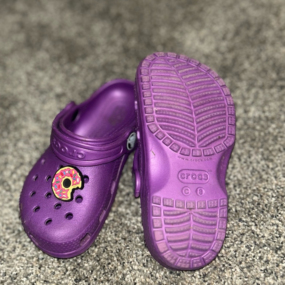 PURPLE CROCS- Toddler c8